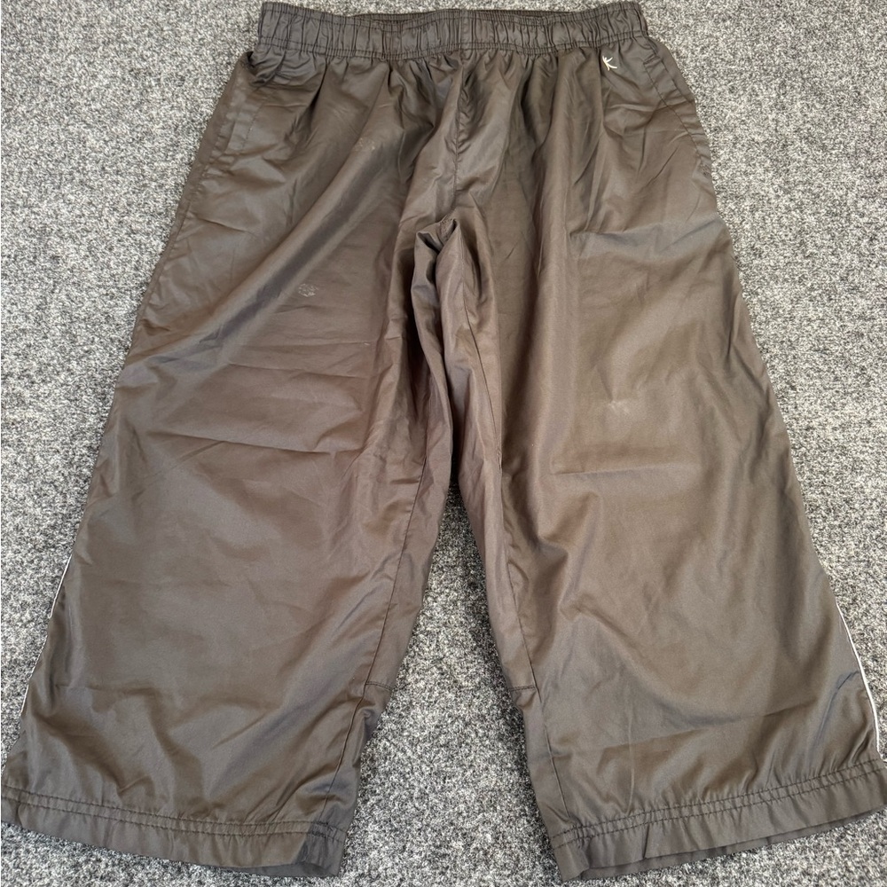 Danskin Now Women's Cropped Athletic Pants in Black